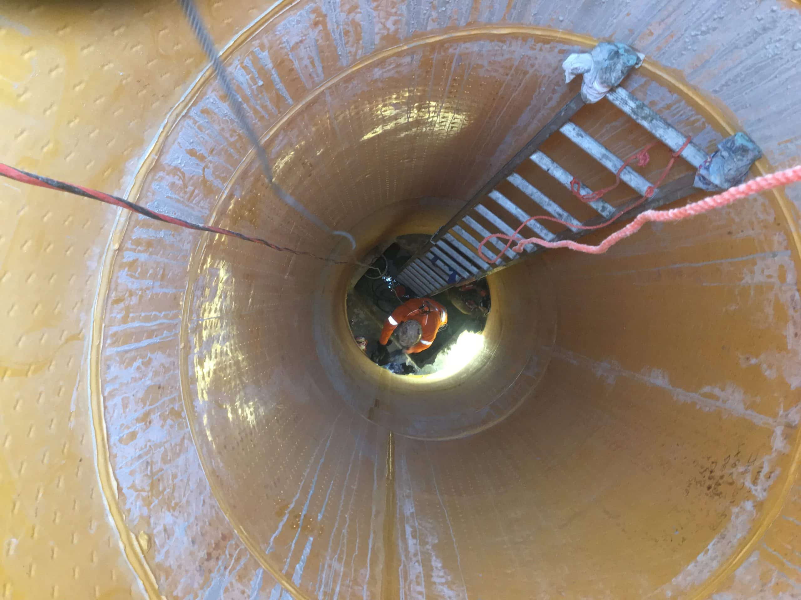 Leak sealing injections to concrete pipe with HDPE liner - Waterstop Solutions