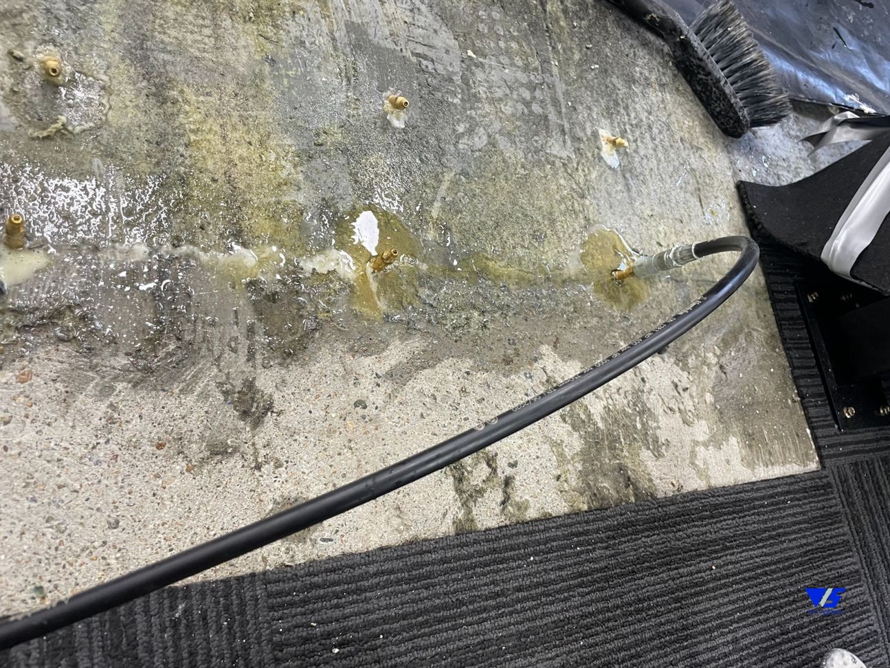 Leak sealing of cold joint between new and old concrete slab- Waterstop Solutions